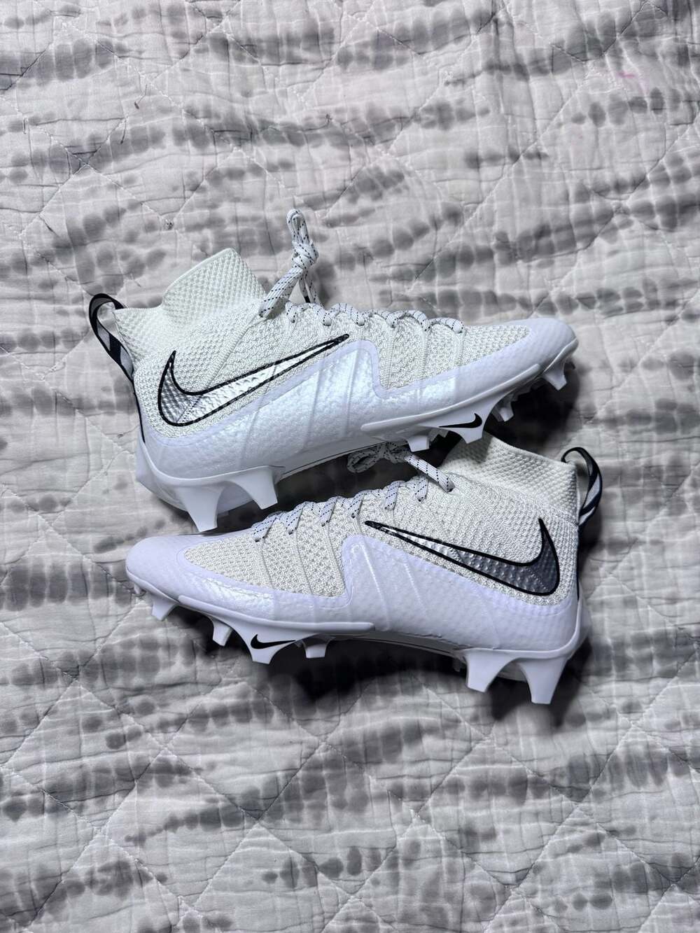 Nike Vapor Edge 360 Untouchable Mid Men’s 7 White Football Cleats FQ0235-102
